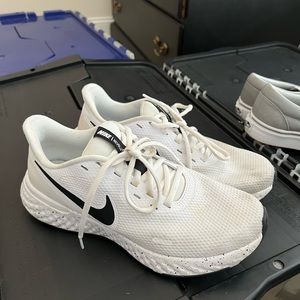 Womens nike shoes